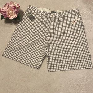 NWT IZOD Platinum Golf Shorts Size 42W